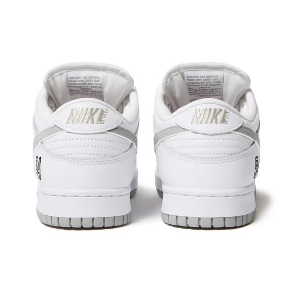 Supreme x Nike SB Dunk Low White HQ8488-100 Men’s Size 12 DS New 2025 In Hand - Picture 3 of 5